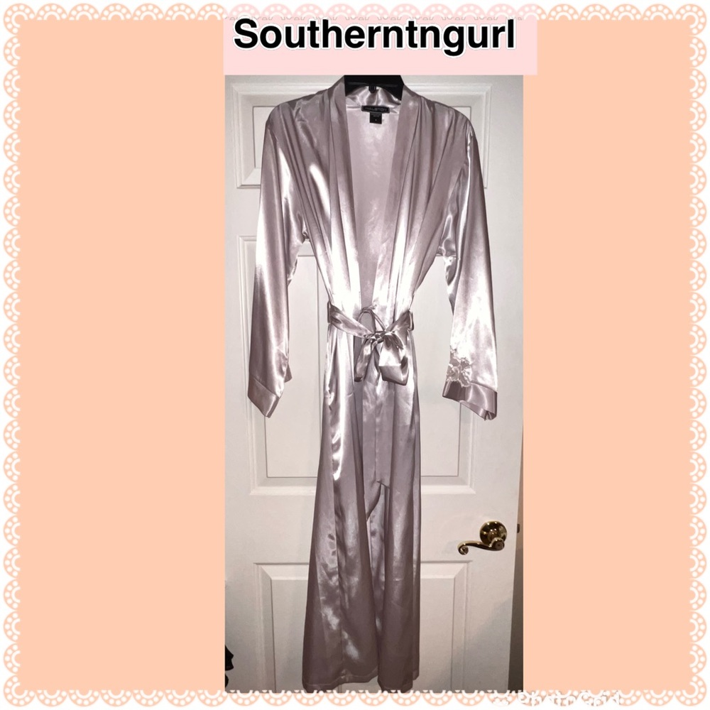 VINTAGE HALSTON Silky Satin Long Sleeve with Lace Robe